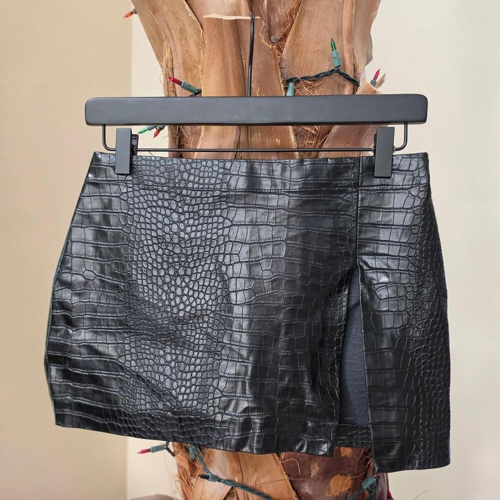 Edikted Women's Black Skirt